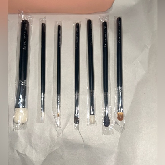 ILO Cosmetics The Ultimate 10-Pcs Makeup Brush Set with Punk Cosmetic Bag. BNIB - Picture 6 of 6